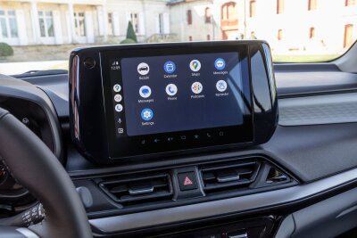 Kleinwagen-Klassiker: So fährt der neue Suzuki Swift - Willkommen in der Moderne: Auch der Swift kommt nicht mehr ohne einen großen Touchscreen aus.