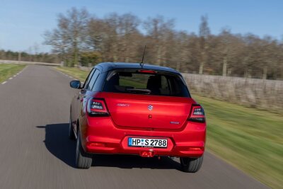 Kleinwagen-Klassiker: So fährt der neue Suzuki Swift - Kleines Auto mit Klappe: Dahinter lassen sich bis zu 980 Liter verstauen.