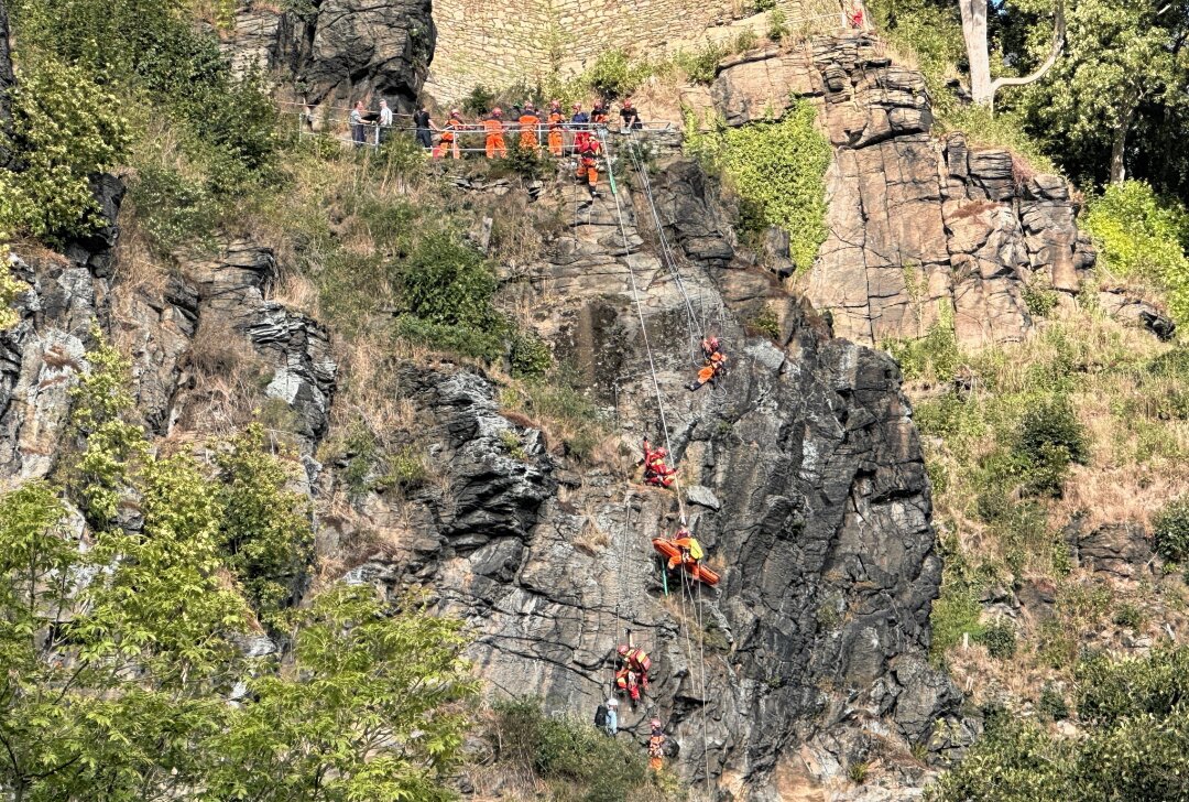 Kletterin stürzt 25 Meter in die Tiefe - Am Montagmittag ist eine Kletterin in Wolkenstein schwer verunglückt. Foto: Feuerwehr Buchholz