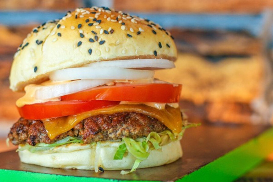Eines der US-Food-Klassiker ist natürlich der Hamburger. 