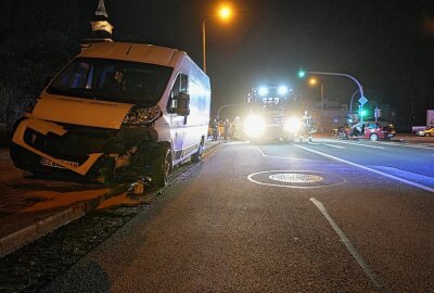 Kollision zweier PKW in Bautzen: Kind wird schwerverletzt - Mehrere Personen werden bei Unfall in Bautzen verletzt. Foto: LausnitzNews