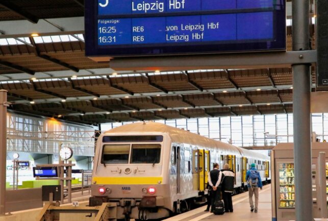 Kontrolle am Chemnitzer Hauptbahnhof endet für 22-Jährigen im Gefängnis - Hauptbahnhof in Chemnitz. Symbolbild. Foto: Harry Härtel/ Härtelpress