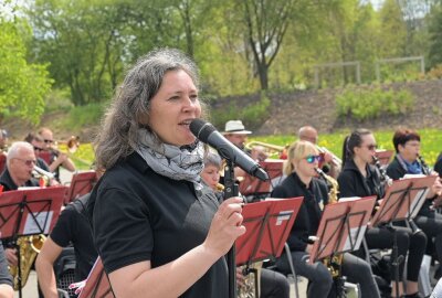 Konzert im Bürger- und Familienpark Oelsnitz - Die Oelsnitzer Blasmusikanten haben im Bürger- und Familienpark in Oelsnitz ein Konzert gegeben. Foto: Ralf Wendland