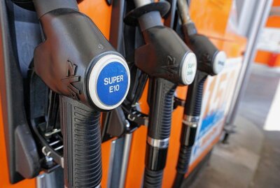 Kraftstoffdiebe stehlen 400 Liter Diesel - Kraftstoffdiebe auf A4 unterwegs. Foto: pixabay