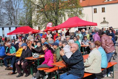 Kretschmer bei Mai-Demo in Freiberg vor Ort - Veranstaltung zum 1. Mai in Freiberg. Foto: Renate Fischer