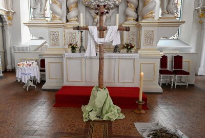Kreuz-, Leidens- und Auferstehungsweg ist in Zwönitz erlebbar - In der Trinitatiskirche in Zwönitz ist der Kreuz-, Leidens- und Auferstehungsweg Jesu Christi erlebbar. Foto: Ralf Wendland