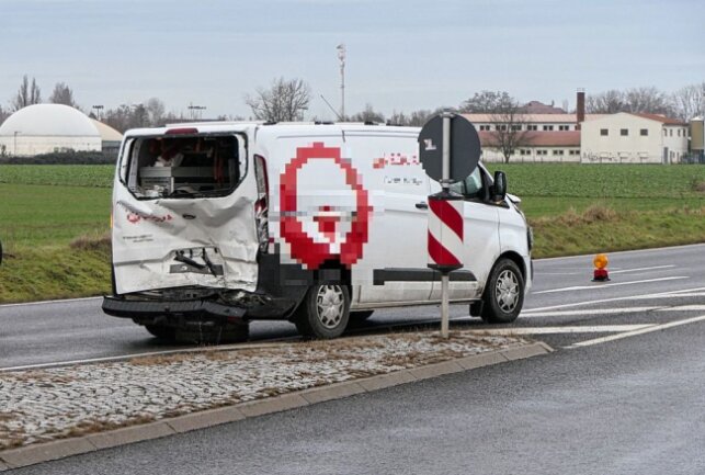 Kreuzungscrash in Grimma: Unfall mit drei Fahrzeugen - Kreuzungscrash in Grimma. Foto: Sören Müller