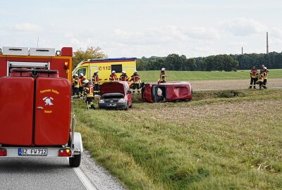 Kreuzungscrash mit zwei Schwerverletzte - Am Freitagmittag kam es auf der S106 bei Camina zu einem schweren Unfall. Foto: LausitzNews.de/ Jens Kaczmarek