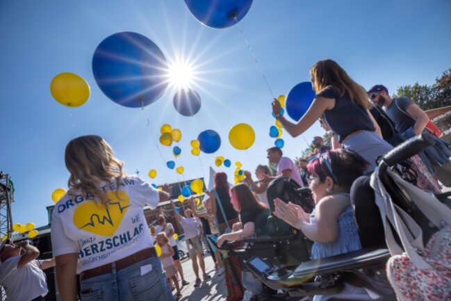 2019 stiegen zum ersten Bürgerfest auf dem Seeberplatz Luftballons in den Stadtfarben in die Luft. Am 25. und 26. August 2023 ist eine erneute Auflage geplant.