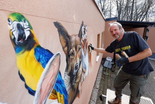 Langenberg: Graffiti-Künstler verziert Fassade vom Tierheim - Tasso hat im Tierheim für besondere Fassadenkunst gesorgt. Foto: Pfeifer, Markus