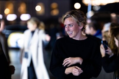 "Langweilig wird mir nicht": Schauspielerin Franziska Machens verrät, was sie gerade glücklich macht - Franziska Machens spielte ihre erste Kinohauptrolle an der Seite von Til Schweiger in der Tragikomödie "Lieber Kurt". Hier 2022 bei der Premiere des Films beim Zurich Film Festival.