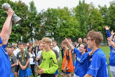 Lebenshilfe Auerbach gewinnt fairstes Fußballturnier aller Zeiten - Impressionen von der Siegehrung. Fotos: Karsten Repert