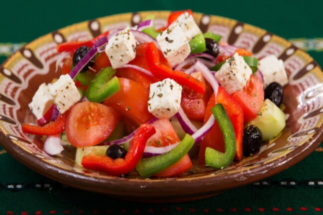 Leckere saisonale Rezepte für den Sommer - Griechischer Salat/Symbolbild. Foto: Pixabay