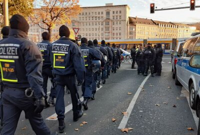 Leipzig am Montag: Krawalle bei Demos befürchtet - Die Polizei rüstet sich für die kommenden Demos. Symbolbild. Foto: Anke Brod