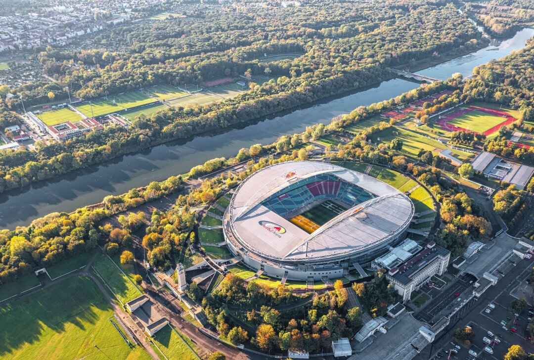Leipzig gestaltet Areal um Stadion neu: Schule und Sporthalle geplant - Das Areal um das Stadion soll neu gestaltet werden. Symbolbild. Foto: Adobe Stock / uslatar