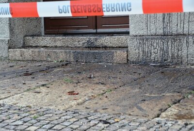 Leipzig: Haus des Jugendrechts wurde beschädigt - In der vergangenen Nacht wurde das Haus des Jugendrechts in Leipzig beschädigt. Foto: Anke Brod