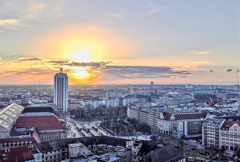 Symbolbild. Über Leipzig geht die Sonne auf. Foto: 2052920/Pixabay