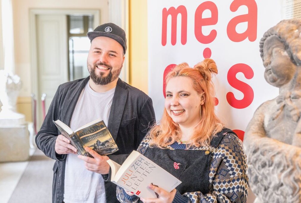 Leipziger Buchmesse stellt Programm für April vor - Hier die Poetry Slammer Lina Klöpper und Simon Stursberg. Foto: Christian Grube