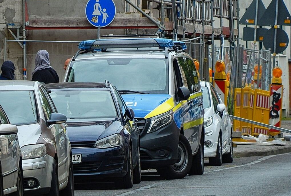 Leipziger Busfahrer musste Vollbremsung machen: Vier Menschen verletzt! - Leipziger Busfahrer musste eine Vollbremsung machen. Vier Menschen wurden dadurch verletzt. Foto: Anke Brod