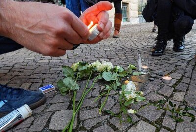 Leipziger gedachten Opfern der Novemberprogrome - In Gedenken an die Opfer. Foto: Anke Brod