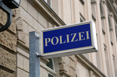 Lenkrad aus parkendem BMW in Zwickau gestohlen - Der Gesamtschaden in Zwickau beläuft sich auf etwa 5.000 Euro.