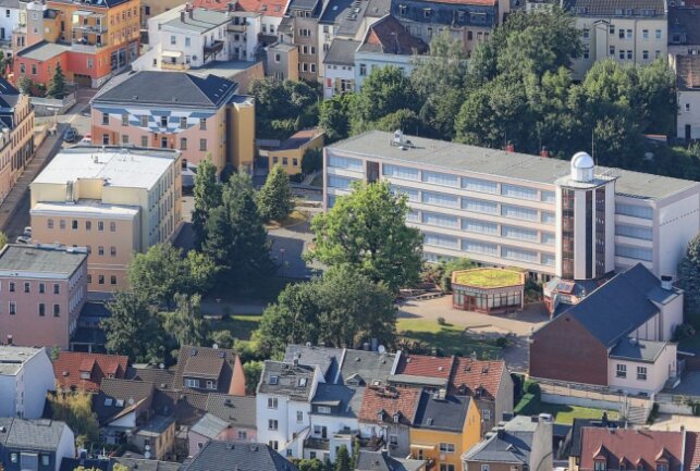Lessing-Gymnasium in Hohenstein-Ernstthal wird 30 - Blick auf das Gelände des Lessing-Gymnasiums. Foto: Markus Pfeifer