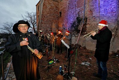 Lichtenstein: Nachtwächter und Veranstaltungen laden ein - Nachtwächter Christian Bretschneider kommt wieder mit Musikern ans Schloss. Foto: Markus Pfeifer