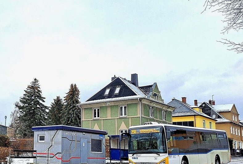 Limbach-Oberfrohna beschließt Umgestaltung von weiteren Bushaltestellen - Wie hier am Westend sollen auch noch weitere Bushaltestellen modernisiert werden. Foto: Steffi Hofmann