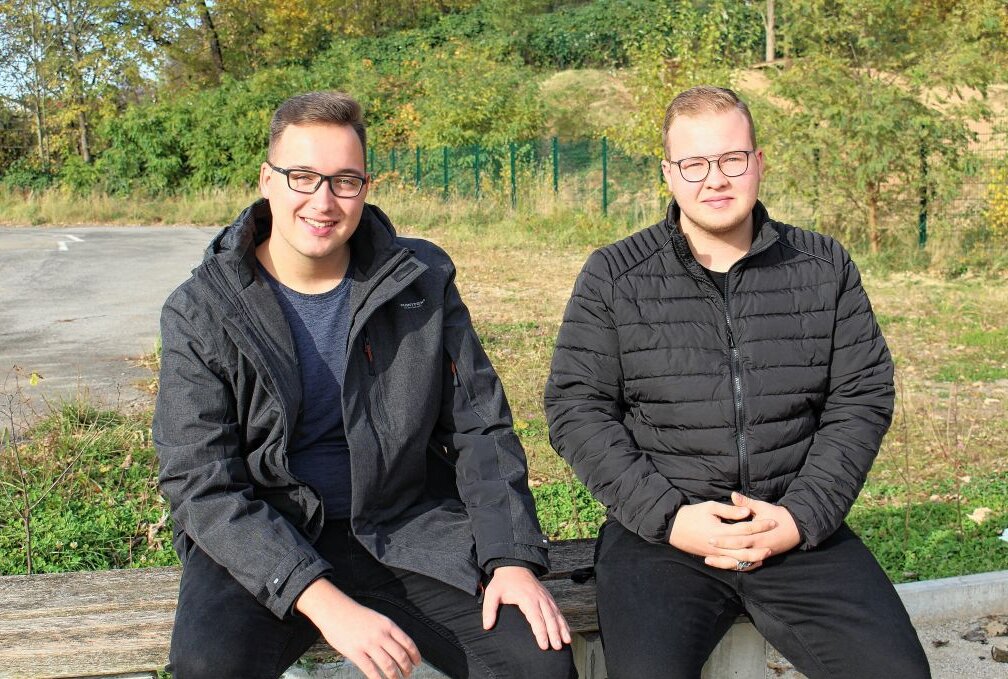 Limbach-Oberfrohna wählte neuen Vorsitzenden des Jugendbeirates - Lucas Schreckenbach (li.) und Marvin Müller sind die Begründer des Jugendbeirates der Stadt. Foto: A. Büchner