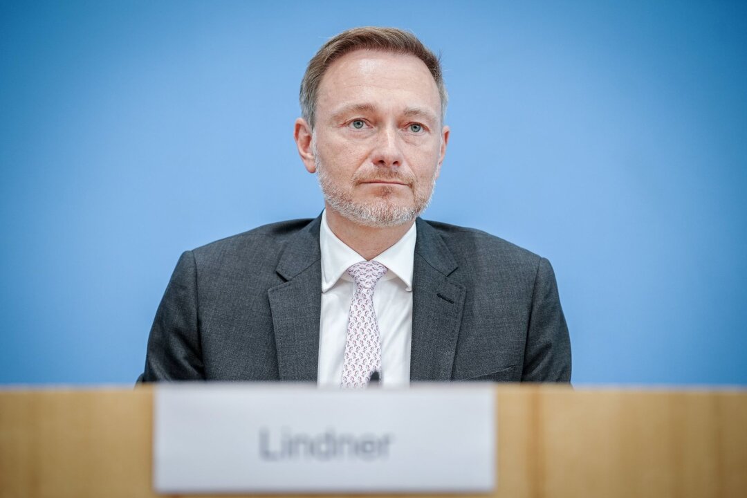 Lindner verlangt neuen Entwurf zu Kindergrundsicherung - Bundesfinanzminister Christian Lindner sieht  die vereinbarten Voraussetzungen im Entwurf zur neuen Sozialleistung nicht erfüllt.