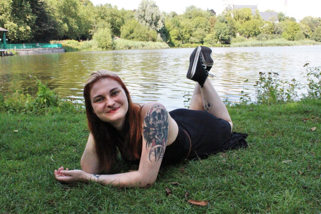 Lisa (22) aus Chemnitz hat ein Organspende-Tattoo - Lisa (22) aus Chemnitz hat sehr bedeutungsstarke Tattoos.