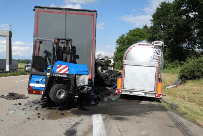 LKW-Fahrer stirbt bei Auffahrunfall auf der A4 bei Nossen - 