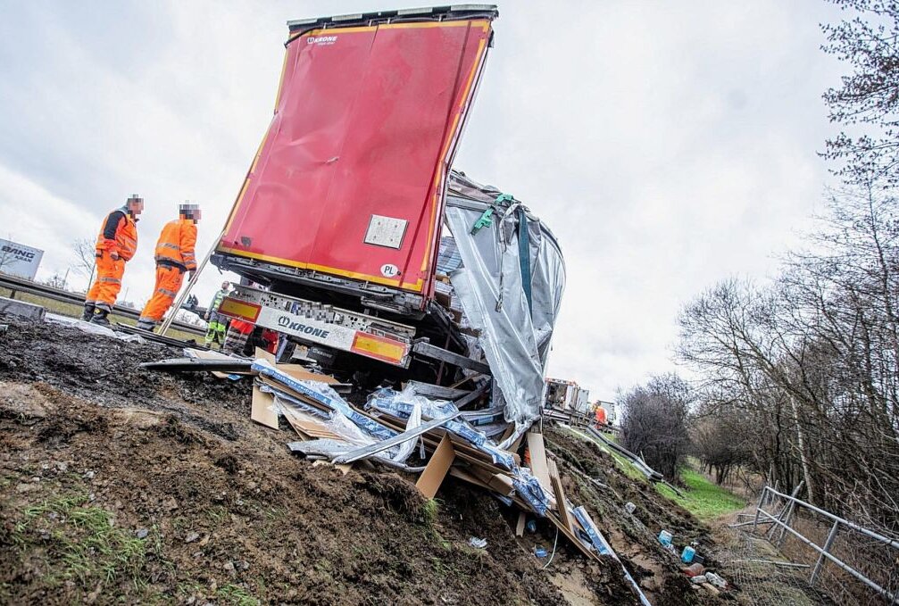 LKW-Unfall auf der A72: Fahrer hatte 2,66 Promille - Auf der A72 kam es zu einem LKW Unfall. Foto: Ellen Liebner