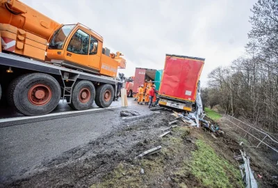 LKW-Unfall auf der A72: Fahrer hatte 2,66 Promille - Auf der A72 kam es zu einem LKW Unfall. Foto: Ellen Liebner