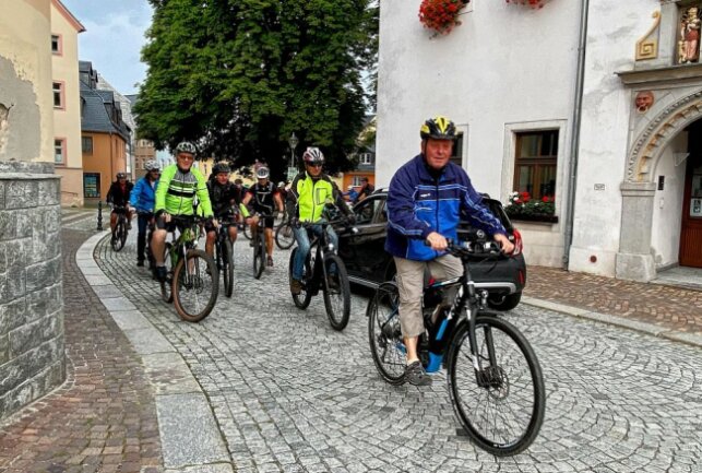 Beim "Radl-Ohmd" in Lößnitz zählte man gestern über 20 Teilnehmer. Foto: Ralf Wendland