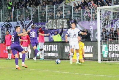 Lucky Punch durch Thiel: Kumpelverein gelingt Revanche gegen Ingolstadt - Maxi Thiel erzielt das erlösende 1-0 für die Veilchen.Foto: Alexander Gerber