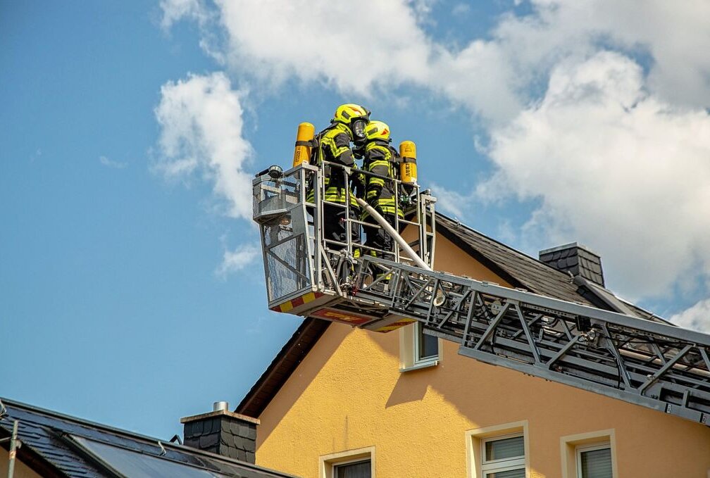Lugau: Solaranlage in Brand - Am Sonntagnachmittag gegen 14.45 Uhr kam es erneut zu einem Einsatz für die Kameraden aus Lugau und Niederwürschnitz. Foto: André März