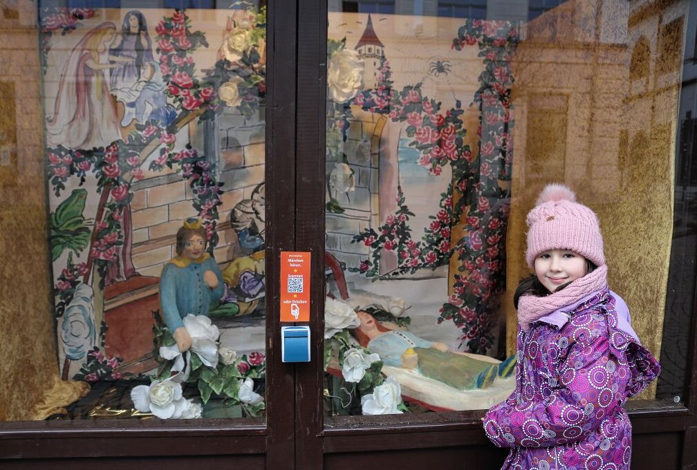 Märchenhaftes in Zwickau zu sehen - Die kleine Französin Olivia Mendoud im Werdauer Ortsteil Langhessen.Foto: Ludmila Thiele