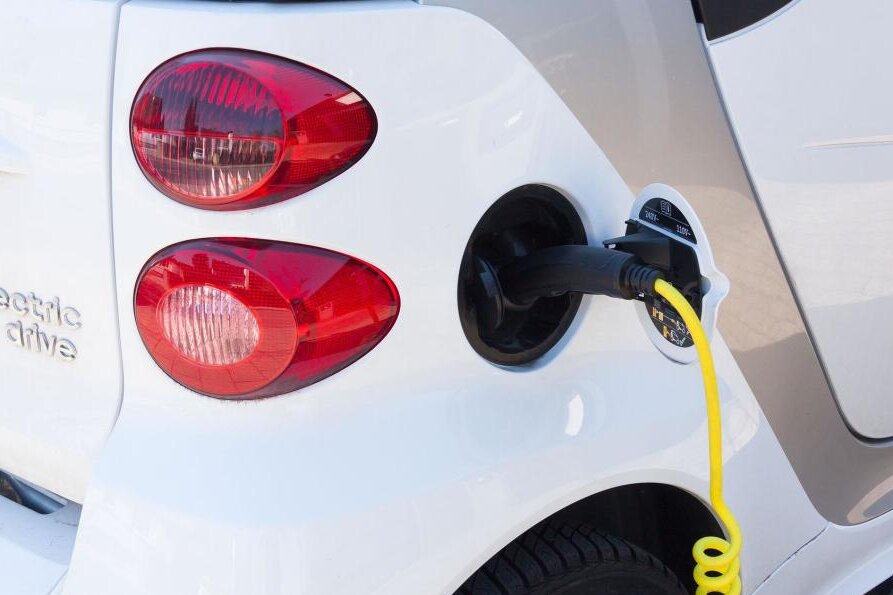 Mangelware Strom: Wenn E-Autos zur Belastung werden - Symbolbild. Elektroauto Foto: pixabay
