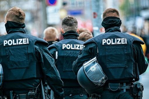 Mann stirbt nach Festnahme auf Querdenker-Demo in Berlin - Polizeiaufgebot bei der Demonstration in Berlin. Symbolbild: unsplash