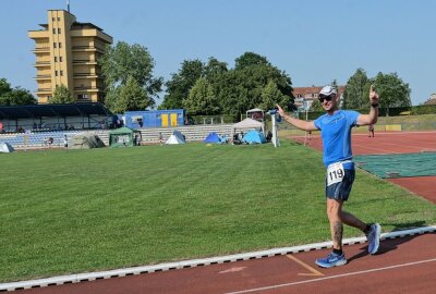 Marco Locke gewinnt den 24-Stundenlauf in Reichenbach - Marco Locke vom ESV Lok Zwickau ist Gesamtsieger der Männer. Foto: Ralf Wendland