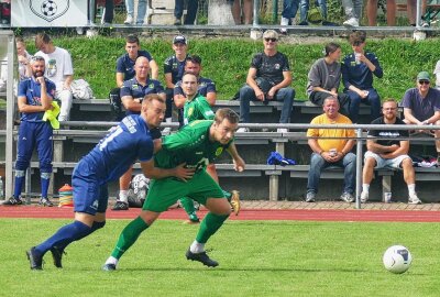 Marienberg bejubelt Sieg im Kellerduell der Oberliga Süd - In der zweiten Halbzeit waren die Rudolstädter schwer in den Griff zu bekommen. Foto: Andreas Bauer