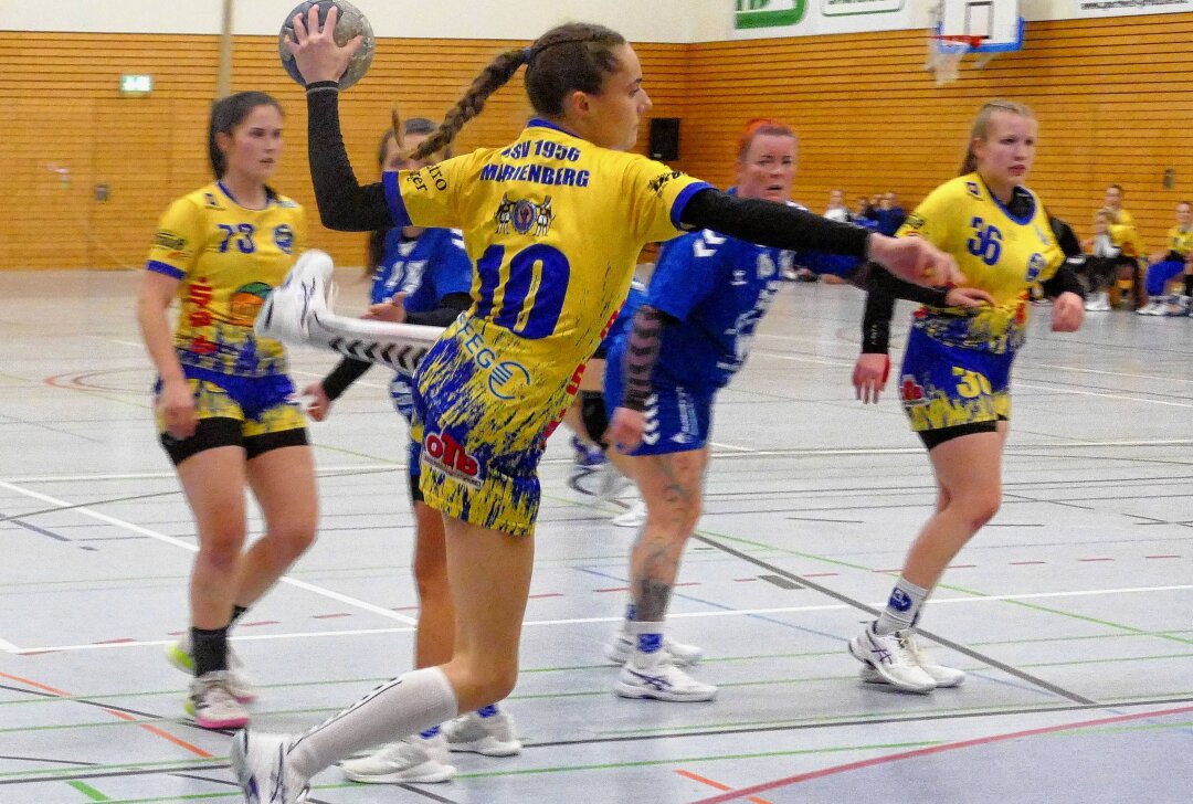 Marienbergs Handballerinnen glänzen mit achtem Sieg in Folge - Zu Marienbergs jungen Spielerinnen gehört unter anderem Lena Kummich, die in Chemnitz fünf Tore erzielte. Foto: Andreas Bauer