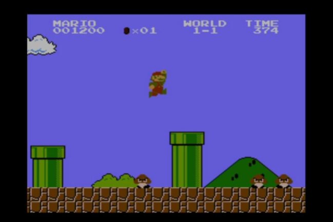 Mario, immer wieder Mario: Die bekannteste Figur der Gaming-Welt im Wandel der Zeit - 1985 ist das offizielle Geburtsjahr einer der größten Legenden der Spielegeschichte. "Super Mario Bros." erschien, zunächst in Japan, auf dem NES (Nintendo Entertainment System). "It's-a-me, Mario!" - ein Name den man sich merken musste: Mit über 58 Millionen verkauften Einheiten ist das Debüt eines der erfolgreichsten Videospiele aller Zeiten. Kurios: Während der Konzeption von "Super Mario Bros." war noch einiges anders: Mario sprang, wenn das Steuerkreuz nach oben gedrückt wurde - und nicht wie im finalen Spiel per Knopfdruck. Es war sogar kurzzeitig geplant, Mario eine Strahlenkanone benutzen zu lassen, während er auf einer Wolke fliegt.