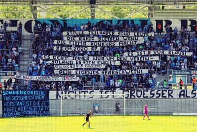 Mehr CFC-Fans pilgern auf Fischerwiese - Das letzte Liga-Heimspiel wurde genutzt, um via Spruchbändern den Unmut gegenüber Polster und Arnold zu zeigen. Foto: Marcus Hengst