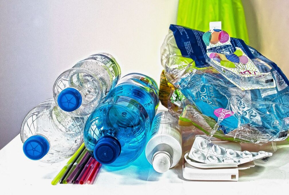 Mehr Verpackungsmüll, aber auch mehr Recycling - Das jährliche Müllaufkommen in Deutschland wird nicht weniger. Jetzt werden Plastiktaschen verboten und die Recyclingquote steigt. Symbolbild: Pixabay