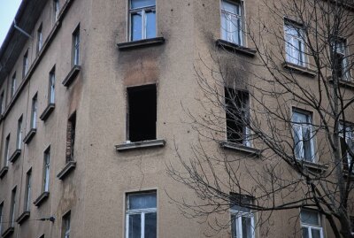 Mehrere Verletzte nach Brand in Leipziger Mehrfamilienhaus - Spuren des Brandes. Foto: Christian Grube