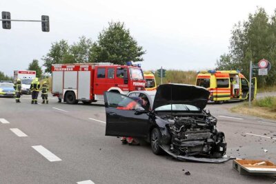 Mehrere verletzte Personen bei Verkehrsunfall in Lichtenstein - Foto: Andreas Kretschel