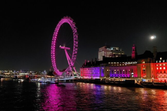 Meine Top 10 Reisetipps für London - London Eye bei Nacht.