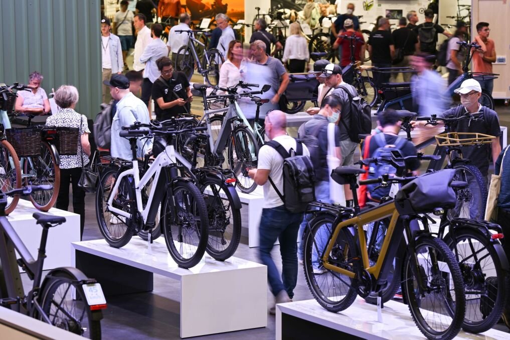 Messe Eurobike: Fahrradbranche müht sich nach Corona-Boom - Vom 21. bis 25. Juni findet die Fahrradmesse Eurobike in Frankfurt statt. Die Lager bei den Händlern sind voll. Kunden können mit kräftigen Nachlässen rechnen.